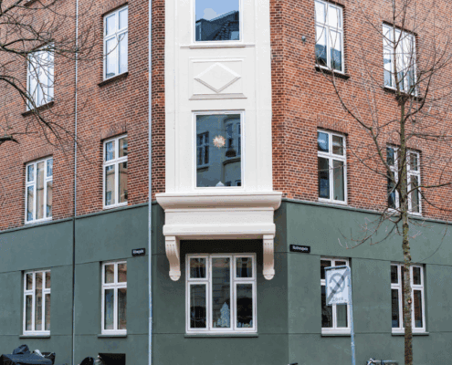 Facade på bygning på hjørnet af Rothesgade og Ribegade