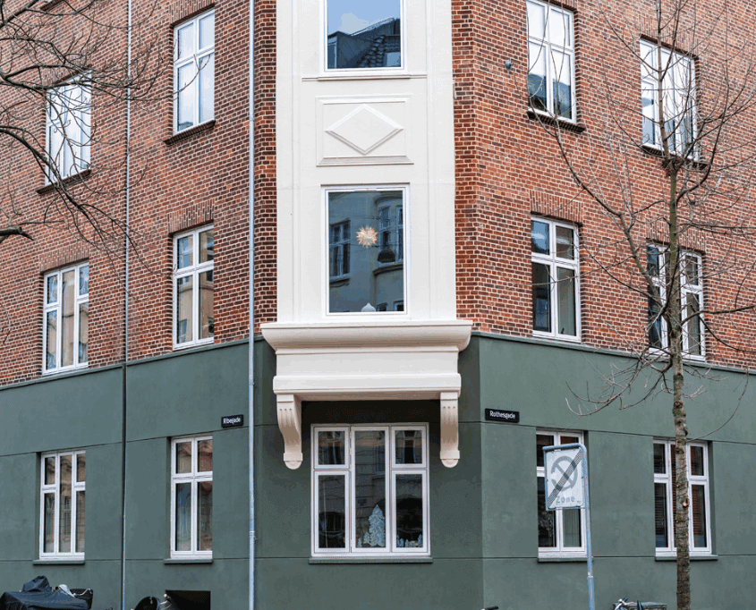 Facade på bygning på hjørnet af Rothesgade og Ribegade